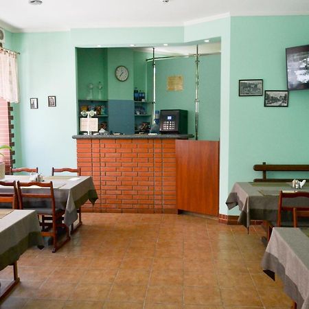 Vorontsovskiy Hotel Melitopolʼ エクステリア 写真